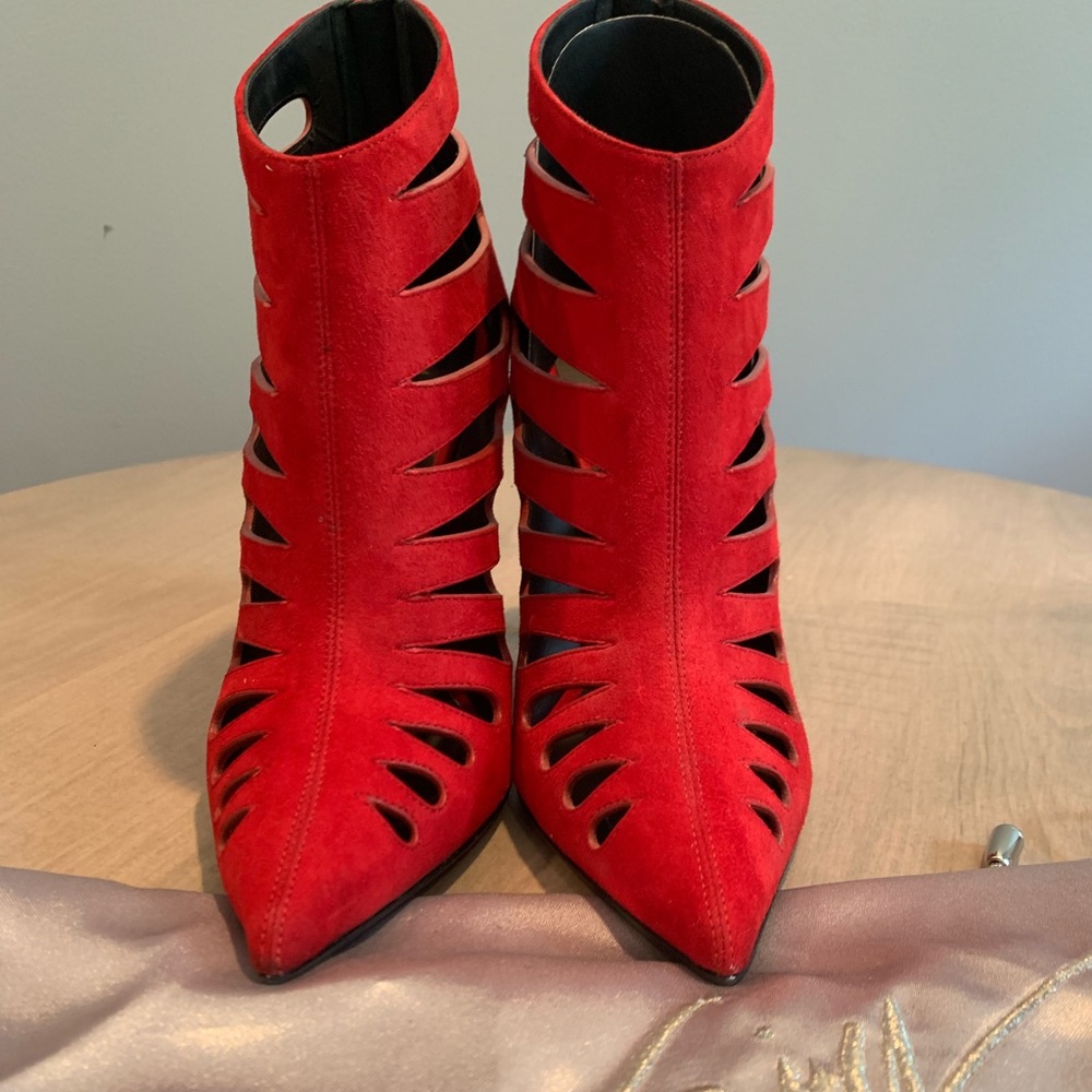 AUTHENTIC GIUSEPPE ZANOTTI HEELS!